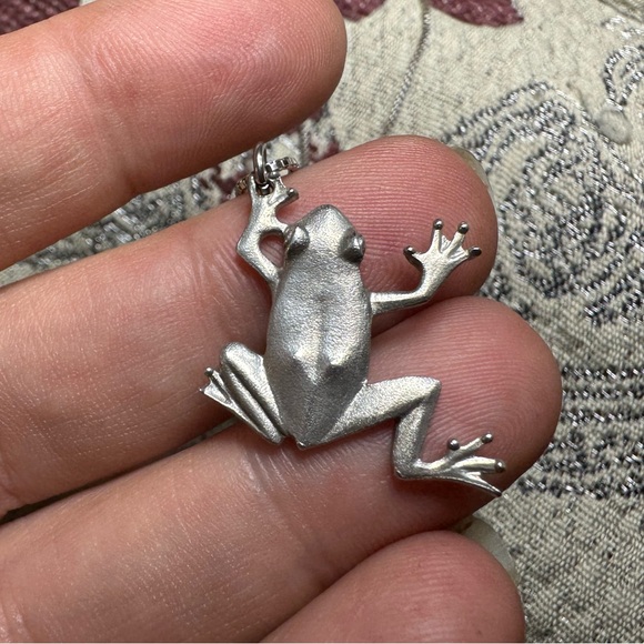 Set of 3, From PEI Pewter frog earrings, pendant and italian 925, 18” chain. - Picture 8 of 10